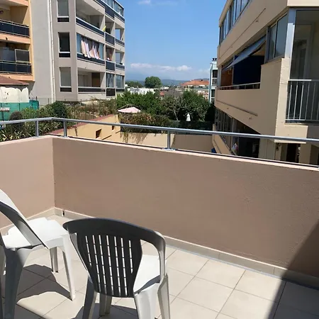 Charmant F1 Centre Avec Piscine Appartement Mandelieu