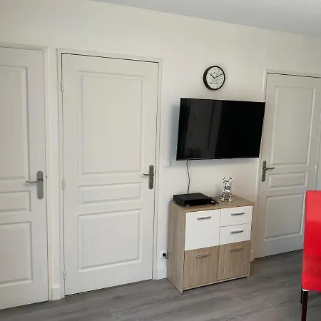 Charmant F1 Centre Avec Piscine Apartment *